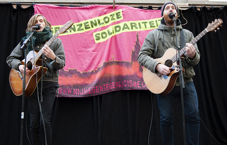 Pegida Nederland en tegendemonstranten in Nijmegen | Foto © Henk Beenen
